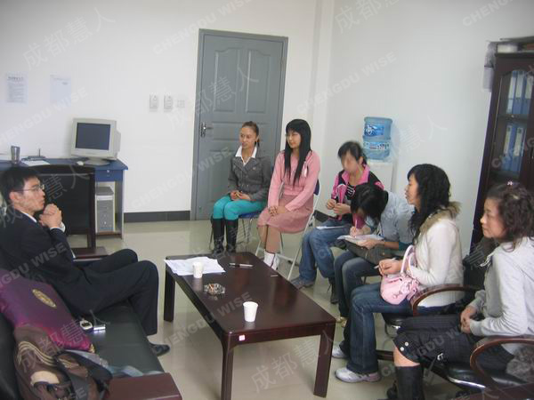 �ɶ������ڴ�ʦ��У�����˲Ŵ���������鿴����