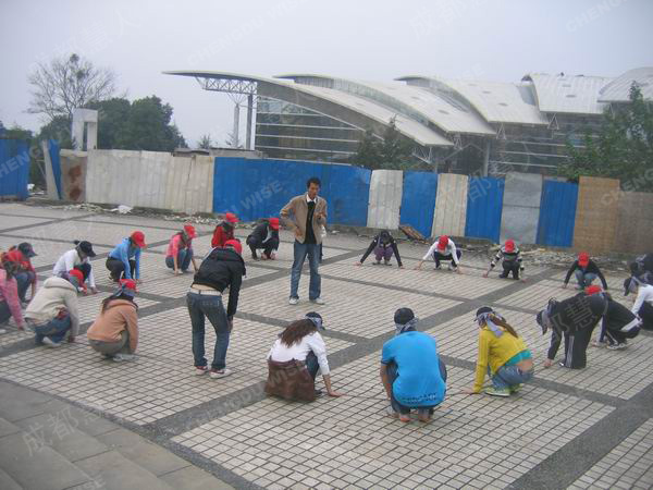 ˹�ʹ�˷��󣺵���鿴����